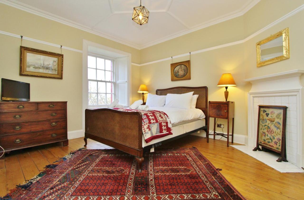 Ramsay Garden - Spacious 3-Bedroom Apartment Next To Edinburgh Castle Extérieur photo