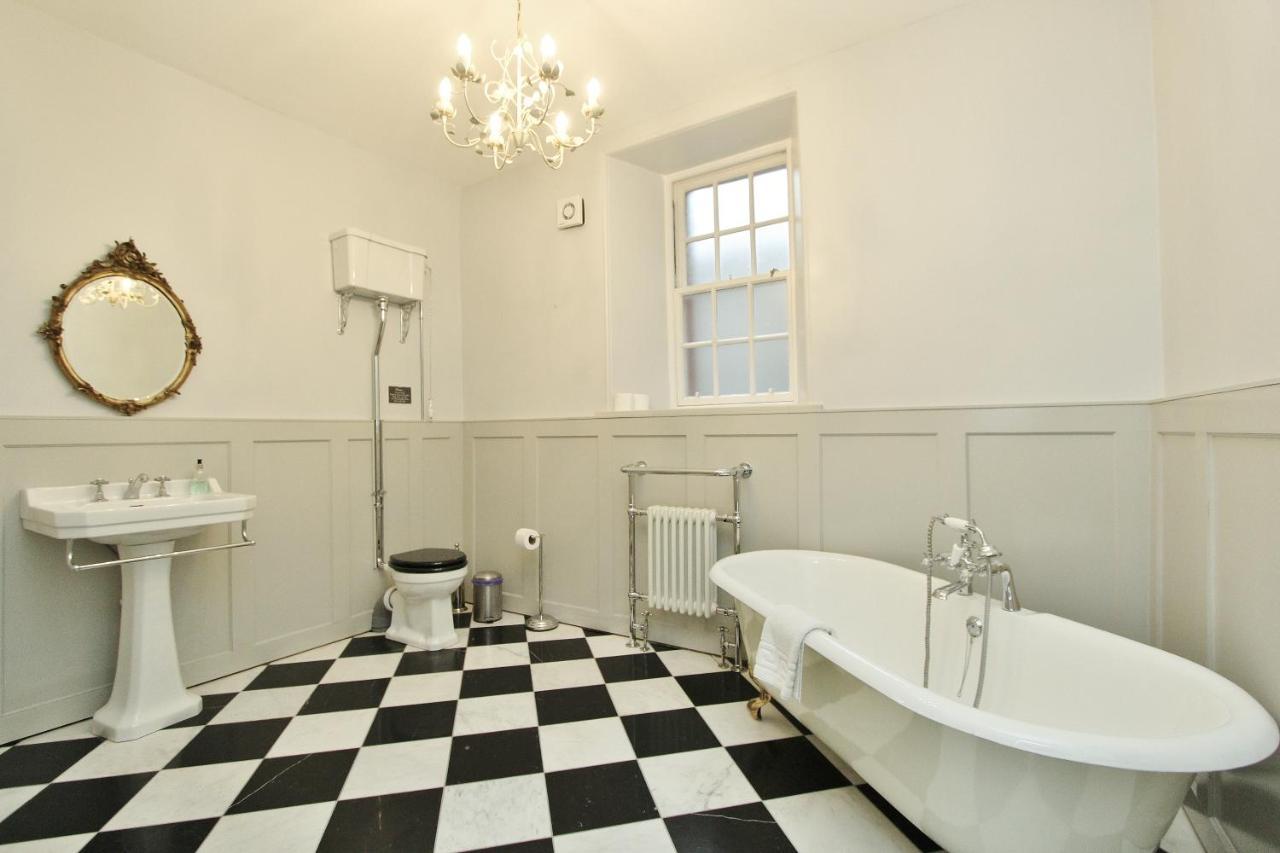 Ramsay Garden - Spacious 3-Bedroom Apartment Next To Edinburgh Castle Extérieur photo