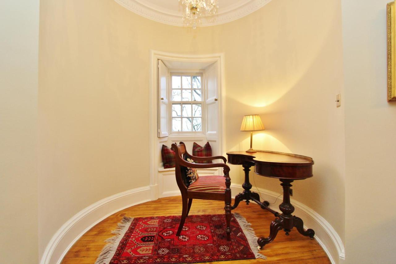 Ramsay Garden - Spacious 3-Bedroom Apartment Next To Edinburgh Castle Extérieur photo