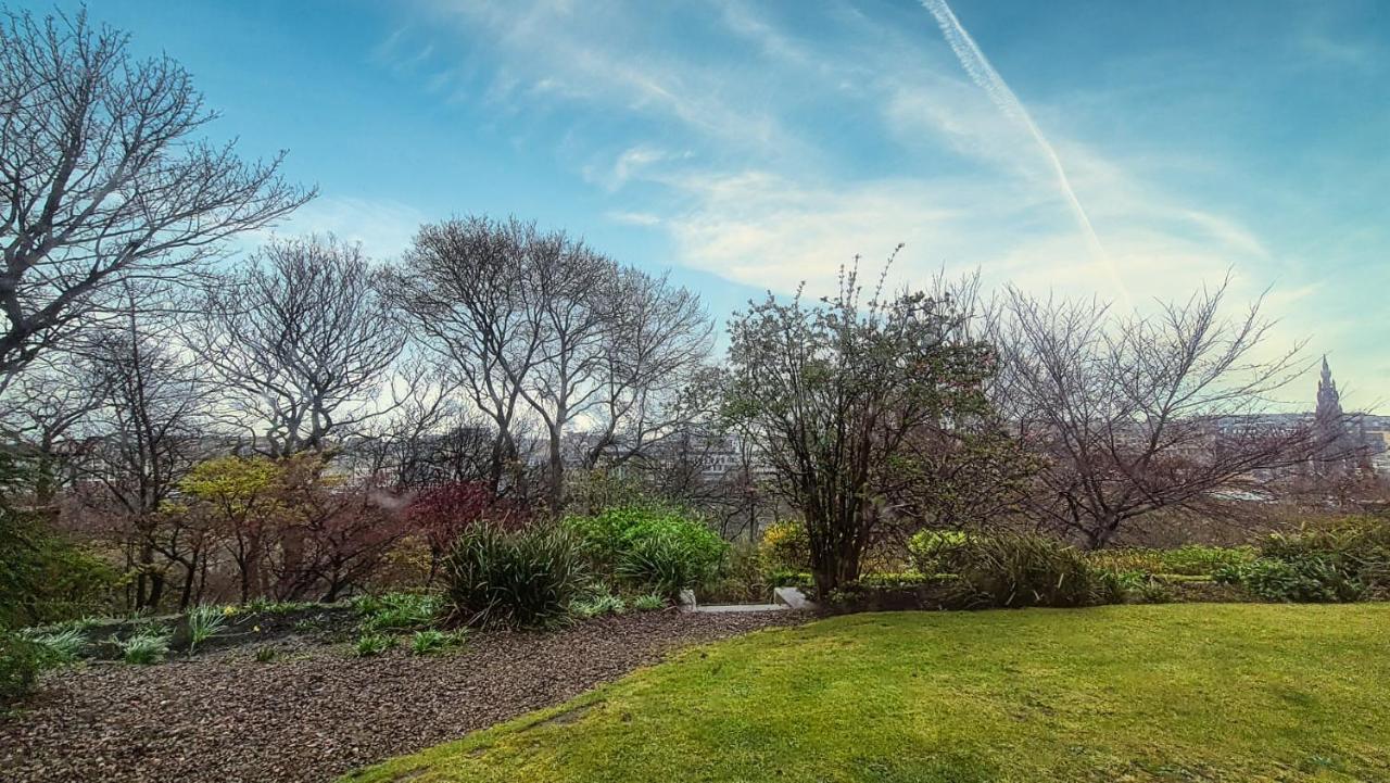 Ramsay Garden - Spacious 3-Bedroom Apartment Next To Edinburgh Castle Extérieur photo